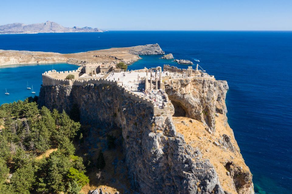 Rhodos Fotografie z akropole Lindos z dronu na ostrově Rhodos v Řecku