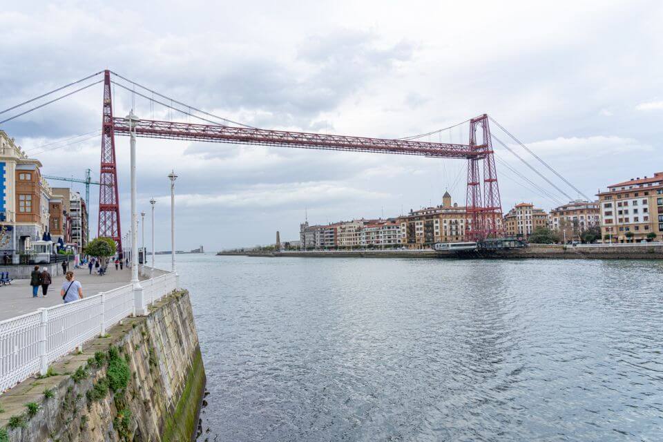 Baskitsko Biskajský most přes řeku Nervión. Zahrnuje oba břehy řeky. Portugalsko-Baskicko-Španělsko.