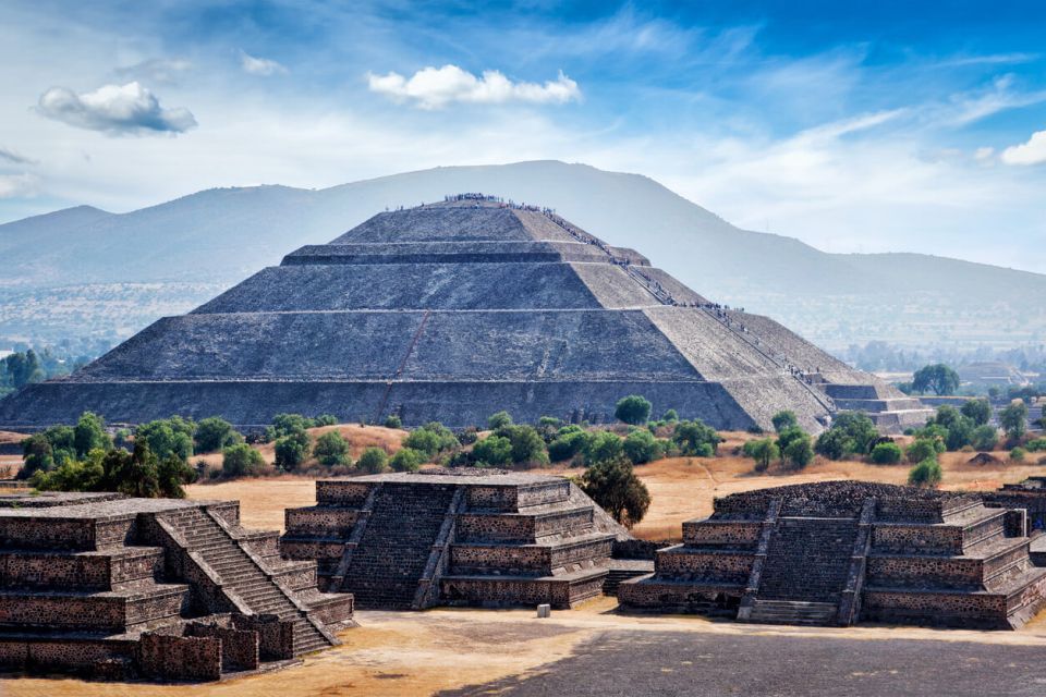 Mexiko Teotihuacán Panorama Teotihuacan pyramid