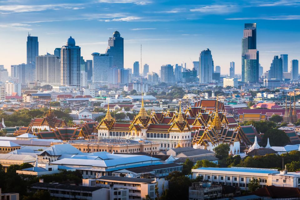 Thajsko Východ slunce s Velkým palácem Bangkoku