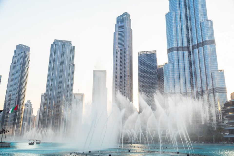 Spojené arabské emiráty Dubajská fontána poblíž Burj Khalifa