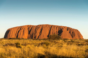 Austrálie Východ slunce u Uluru  Ayers Rock